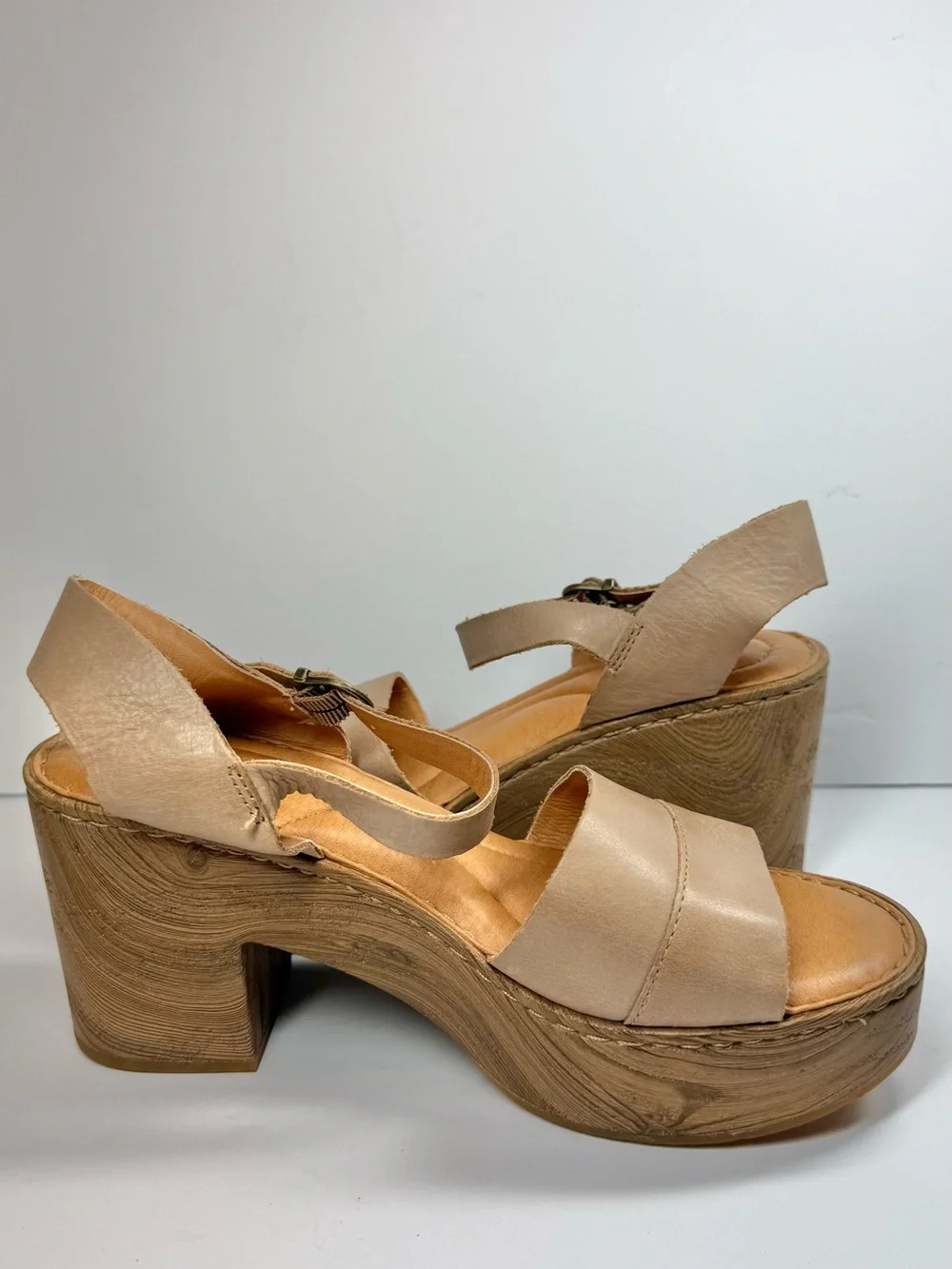 Born Beige Leather Platform Sandals with Wood-Look Wedge Women’s Size 7M